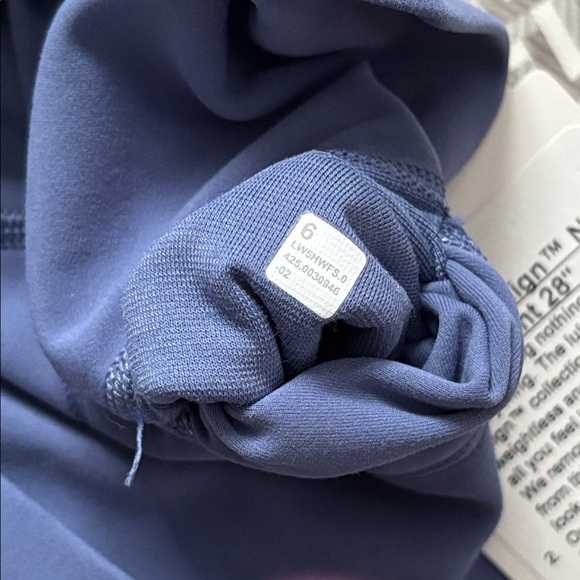 LULULEMON ALIGN NO LINE HR PANT 28” in BRILLIANT BLUE SZ 6 NWT - Picture 7 of 7